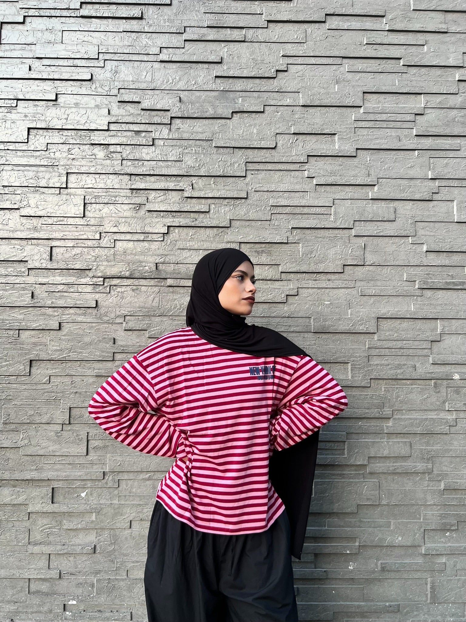 Haut Rayé Oversize Bordeaux – Manches Longues- Coupe Streetwear