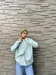Chemise Verte Rayée à Manches Longues – Détails Brodés