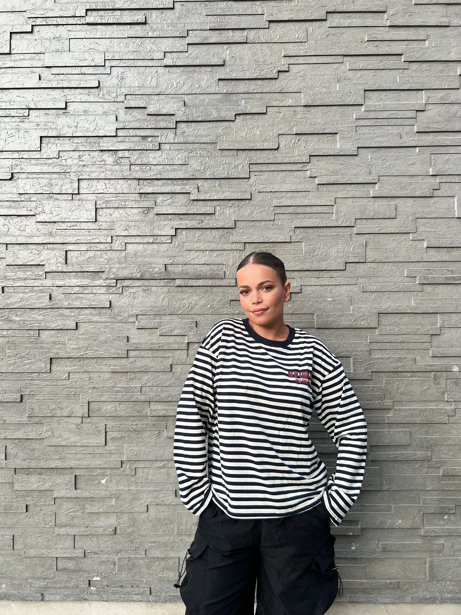 Haut Rayé Oversize Noir & Blanc – Manches Longues– Coupe Streetwear
