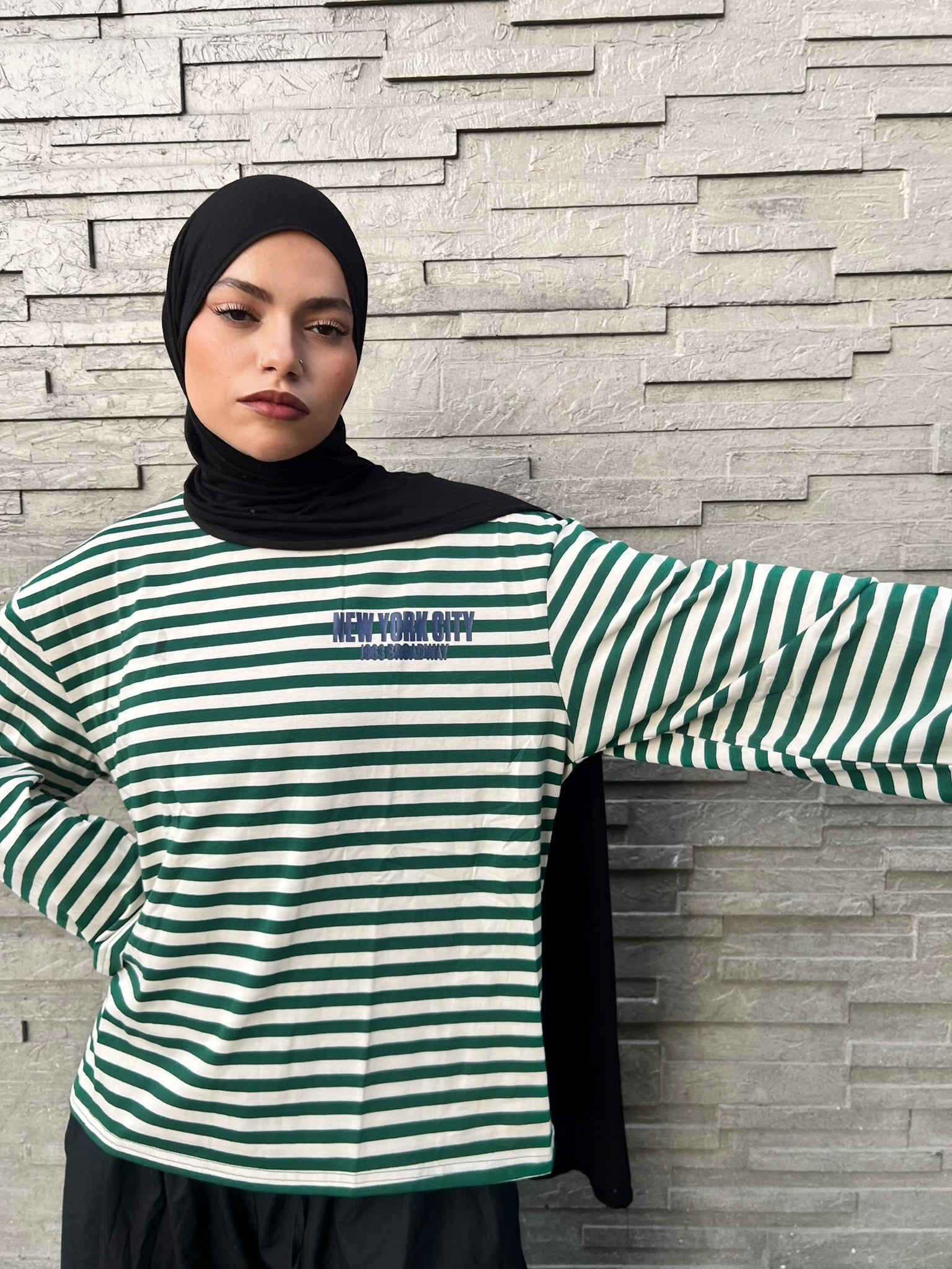 Haut Rayé Vert & Blanc Oversize – Manches Longues- Coupe Streetwear