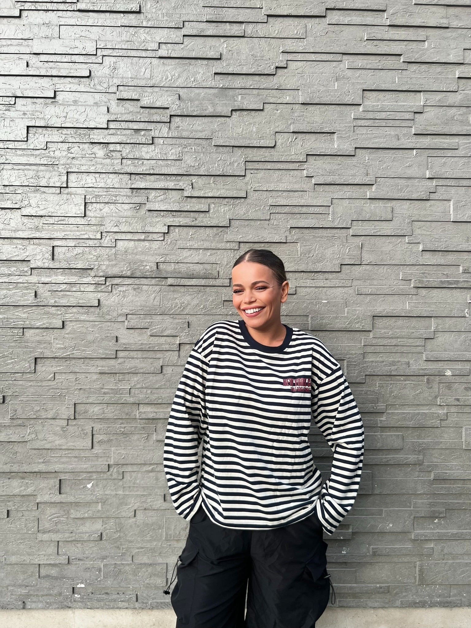 Haut Rayé Oversize Noir & Blanc – Manches Longues– Coupe Streetwear