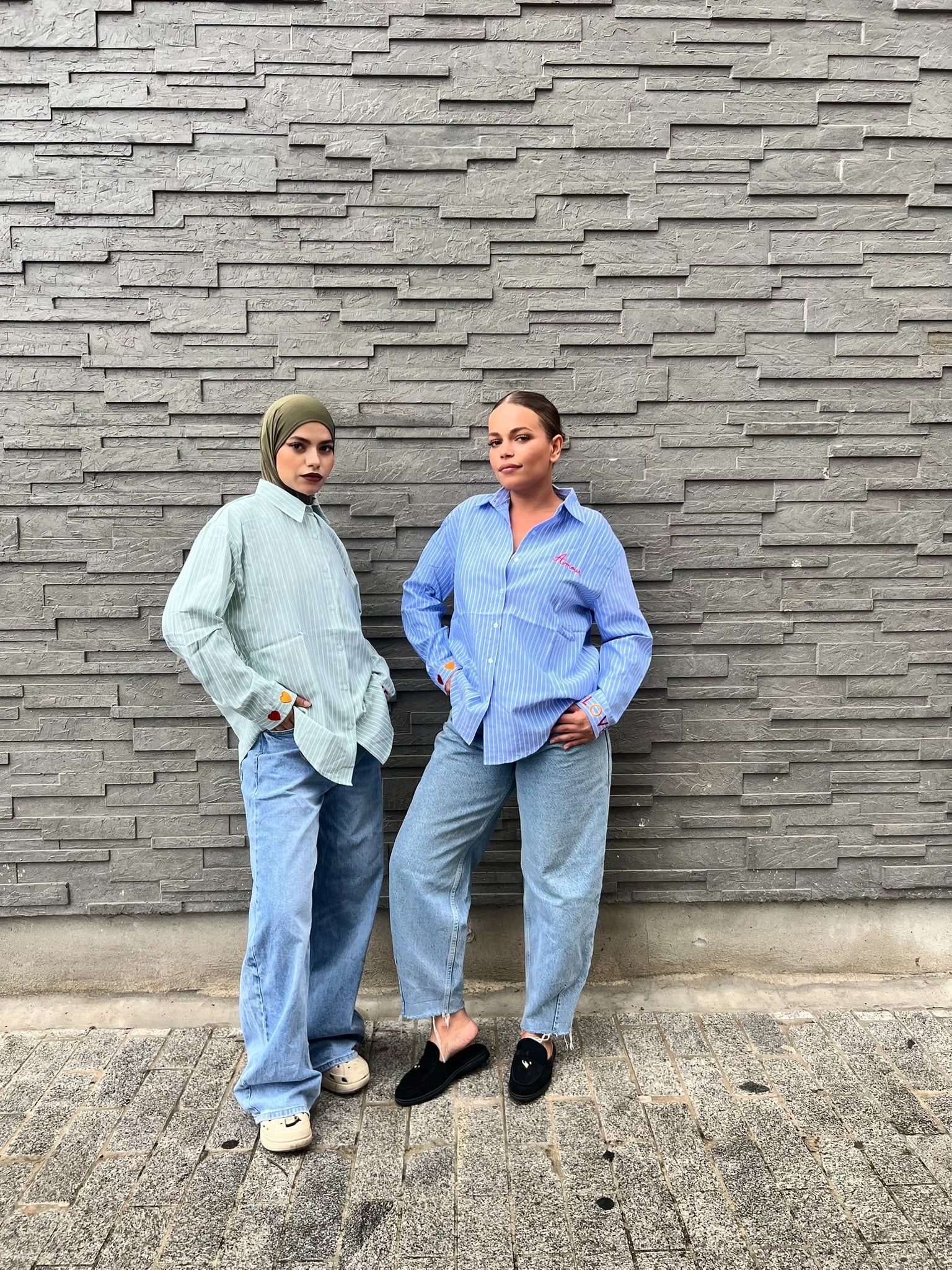 Chemise bleu Rayée à Manches Longues – Détails Brodés