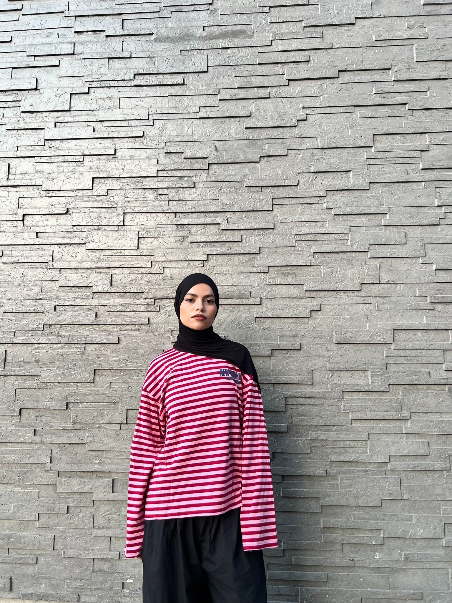 Haut Rayé Oversize Bordeaux – Manches Longues- Coupe Streetwear