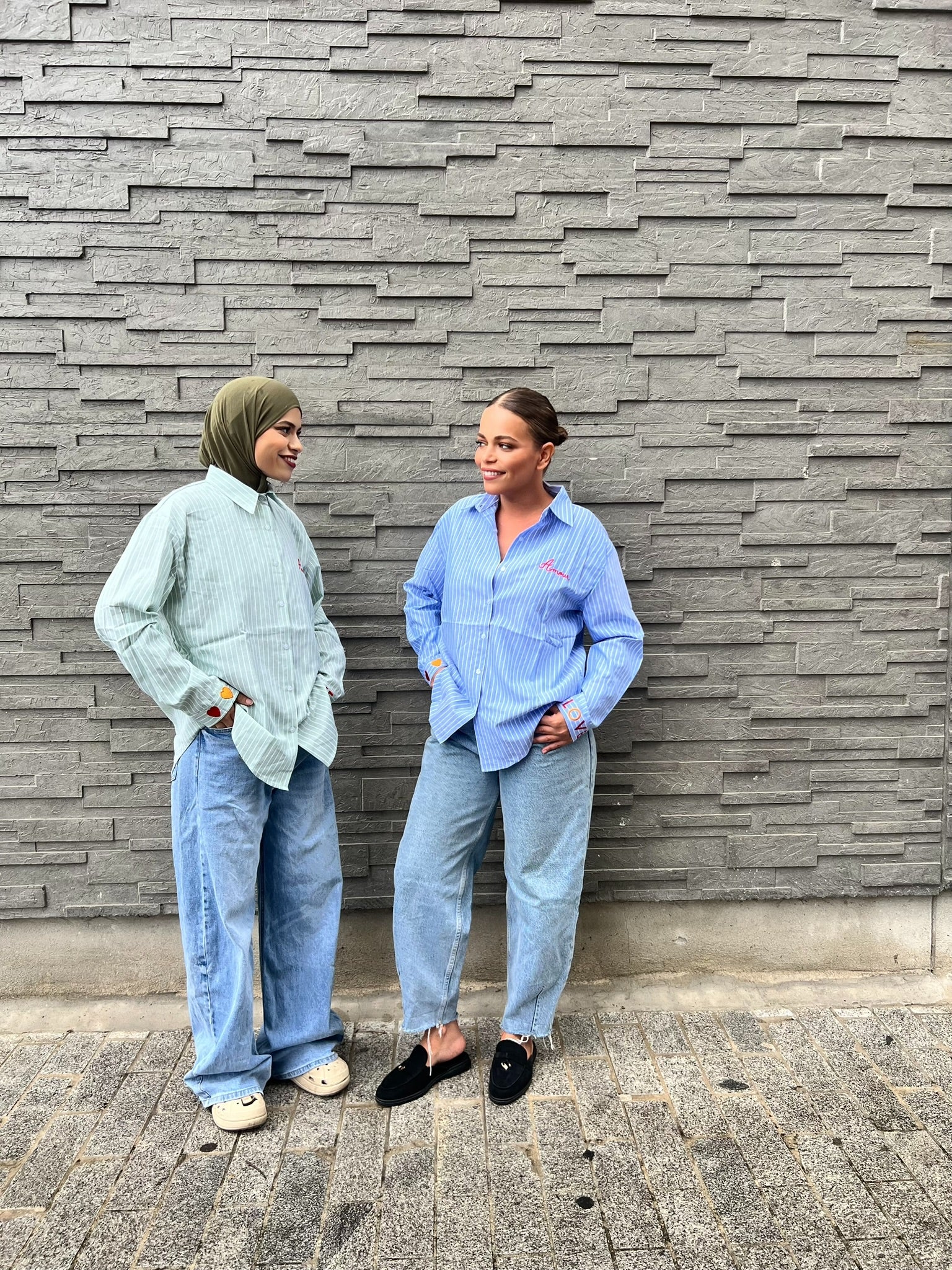 Chemise bleu Rayée à Manches Longues – Détails Brodés