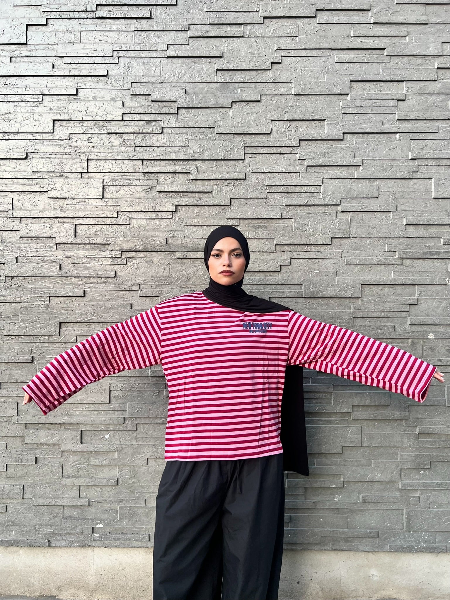 Haut Rayé Oversize Bordeaux – Manches Longues- Coupe Streetwear