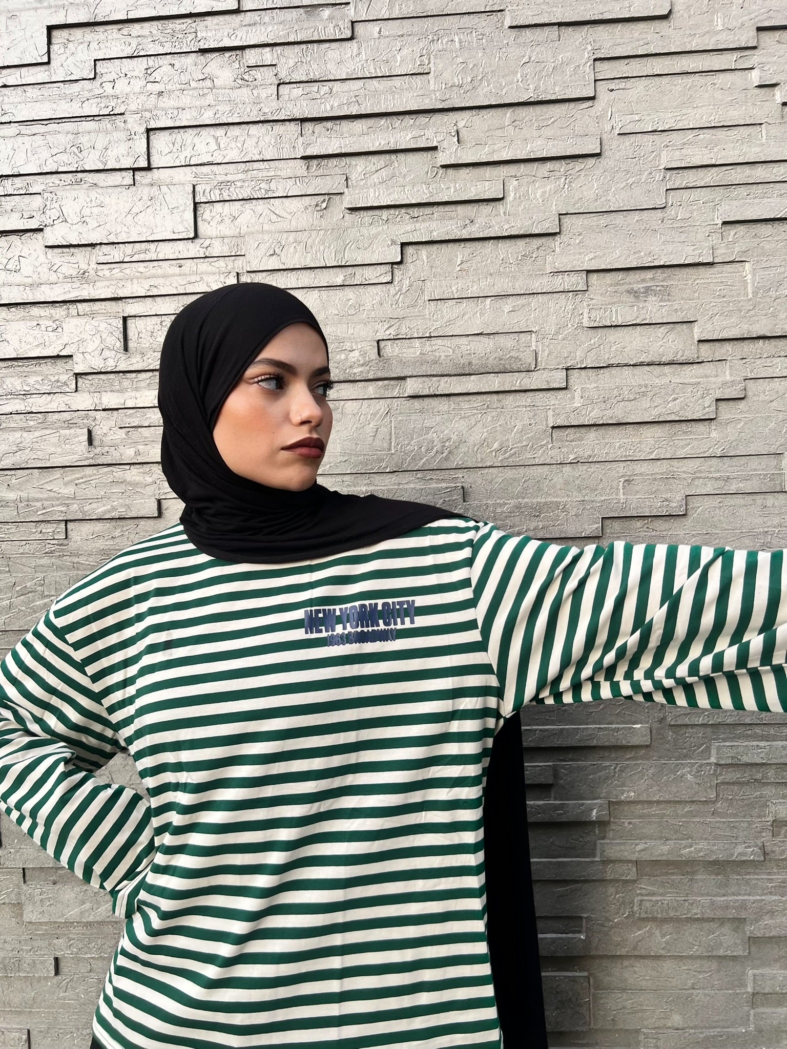 Haut Rayé Vert & Blanc Oversize – Manches Longues- Coupe Streetwear