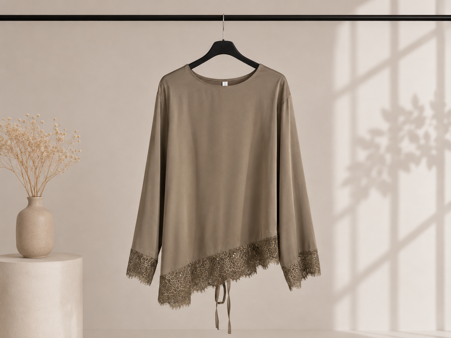 Top Asymétrique Dentelle - Ligne Signature