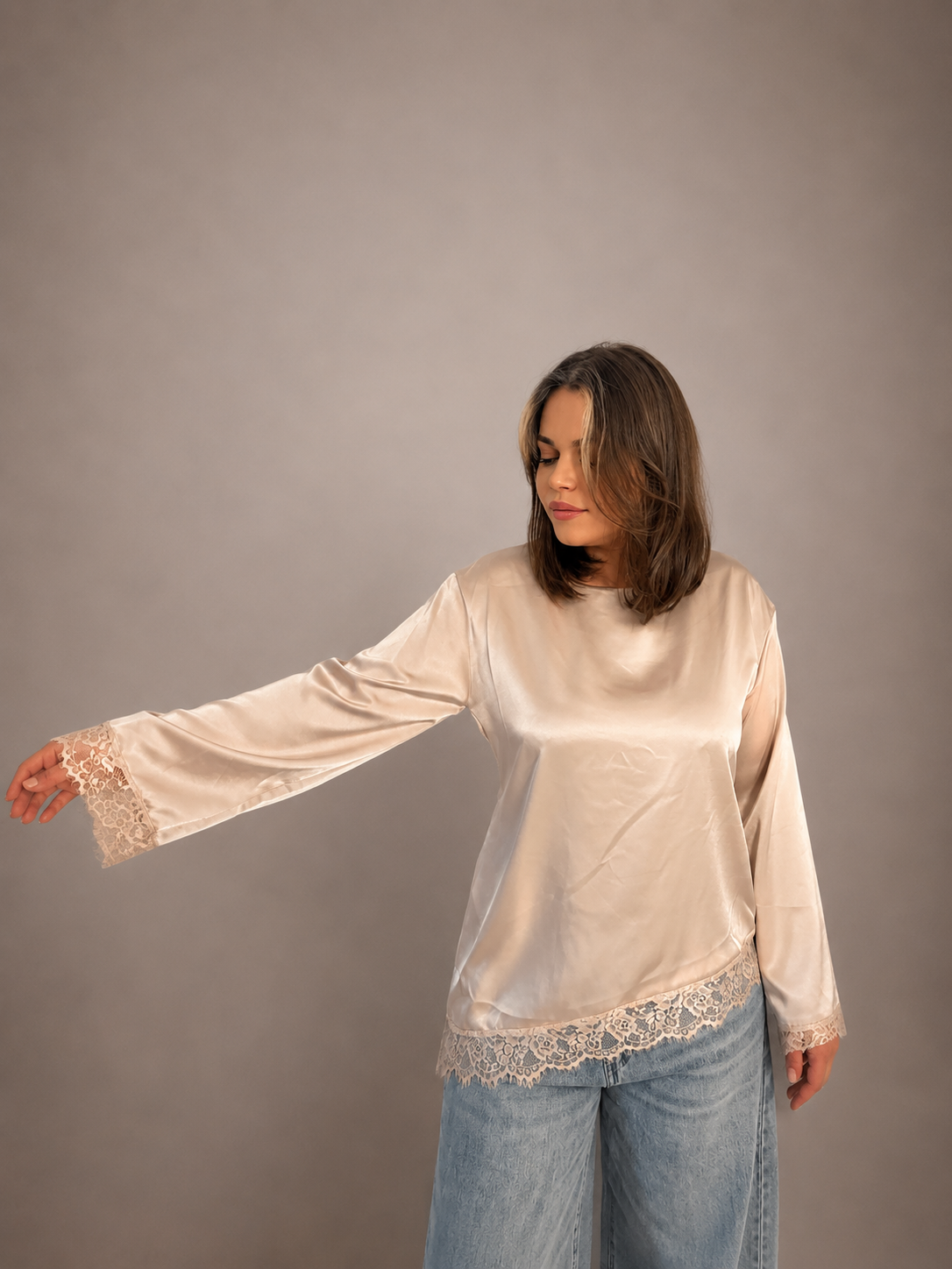 Top Asymétrique Dentelle - Ligne Signature
