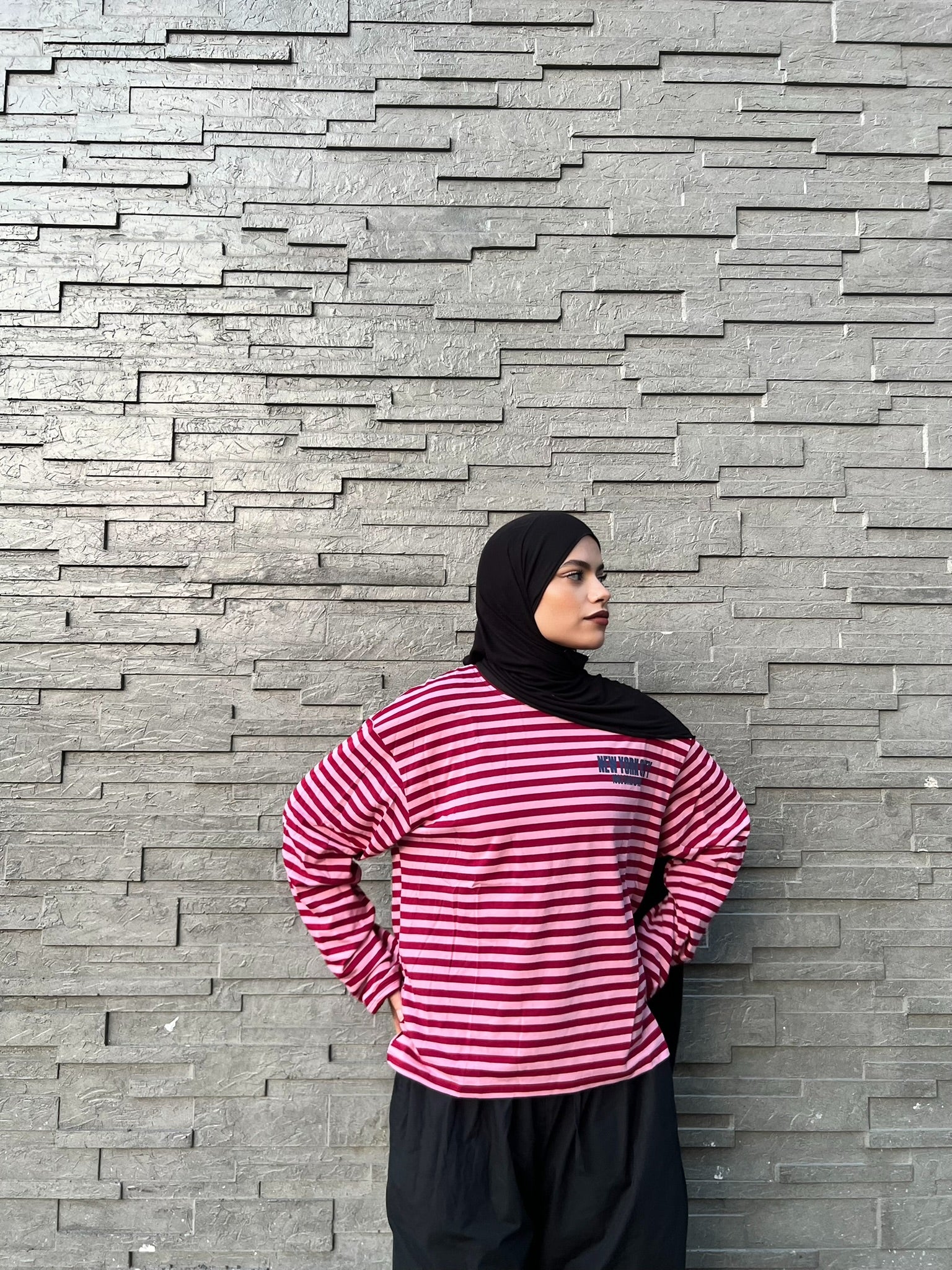 Haut Rayé Oversize Bordeaux – Manches Longues- Coupe Streetwear