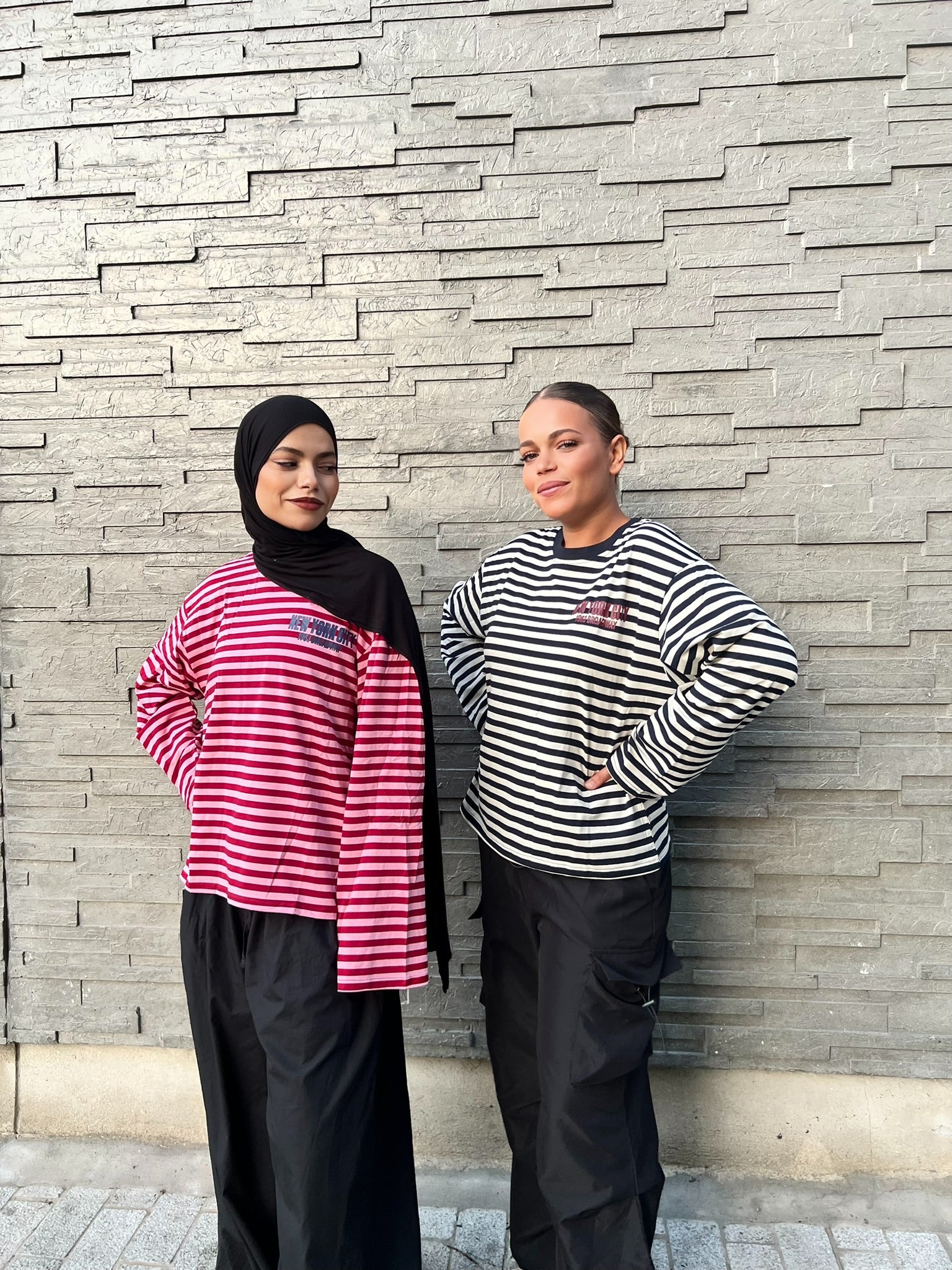 Haut Rayé Oversize Noir & Blanc – Manches Longues– Coupe Streetwear